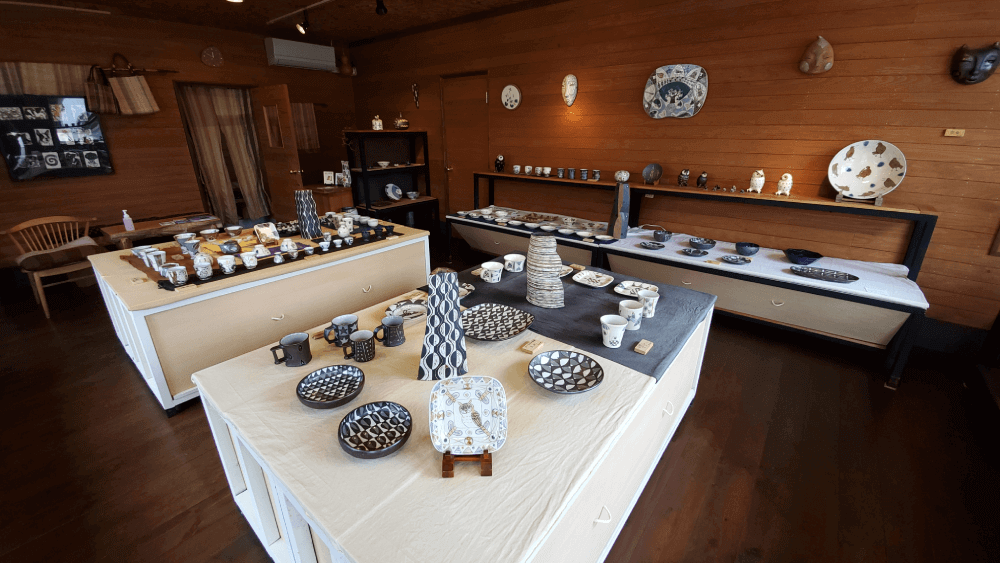 杉浦陶房店内1