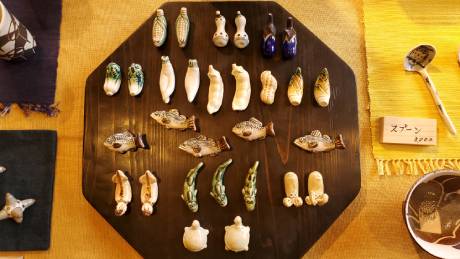 伊豆の魚や野菜をモチーフにした箸置き